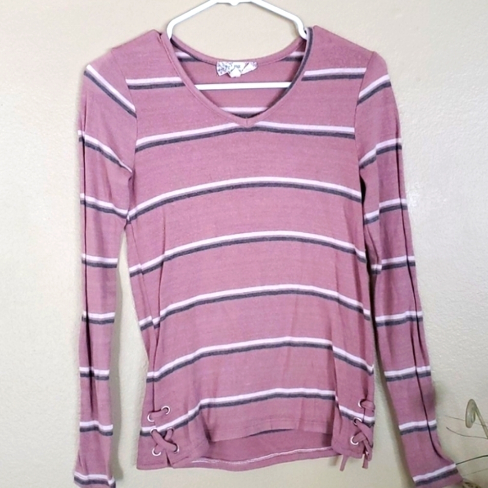 Pink Republic Light weight sweater size xs